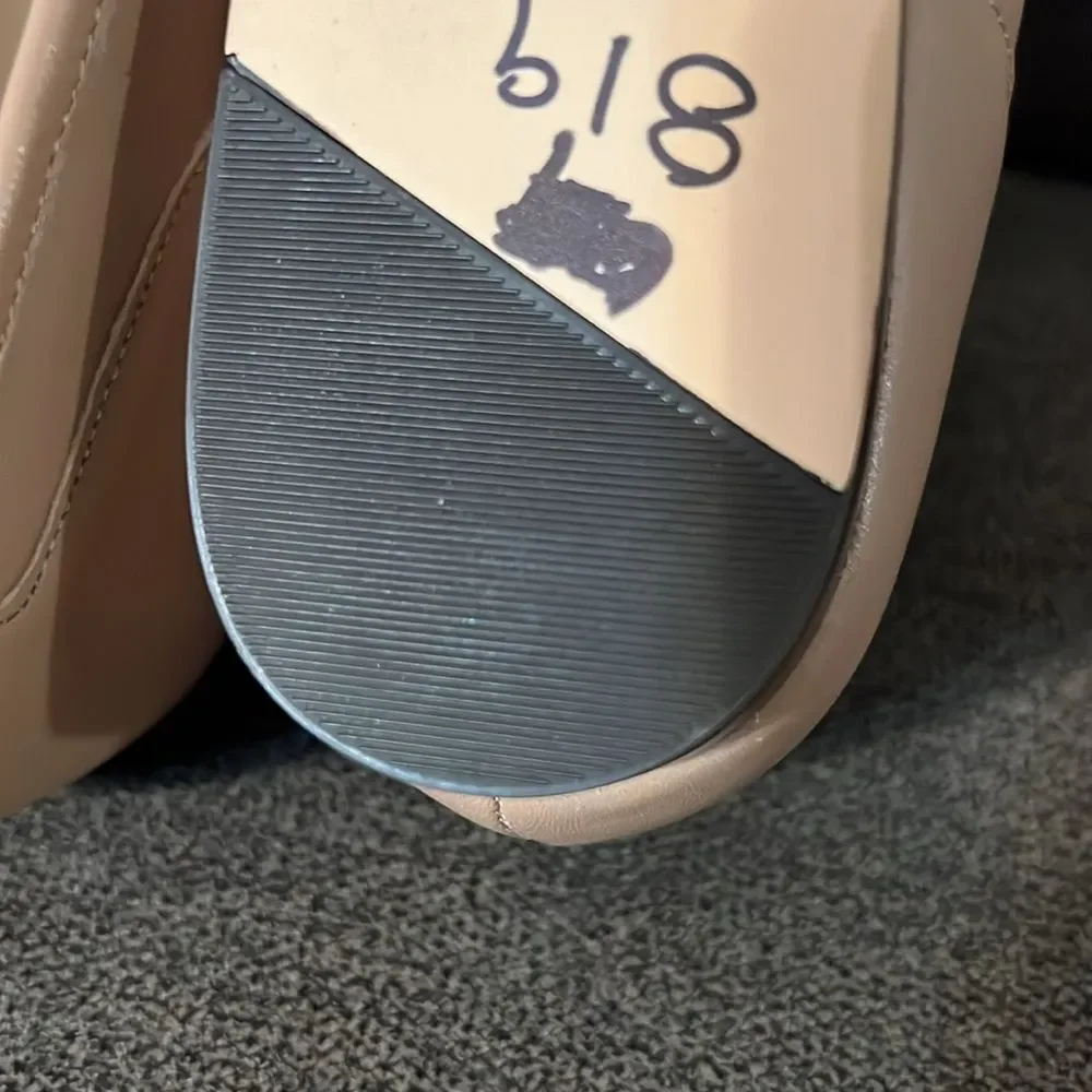 NEW Bandolino Liberty Slip-On Loafers in Camel color